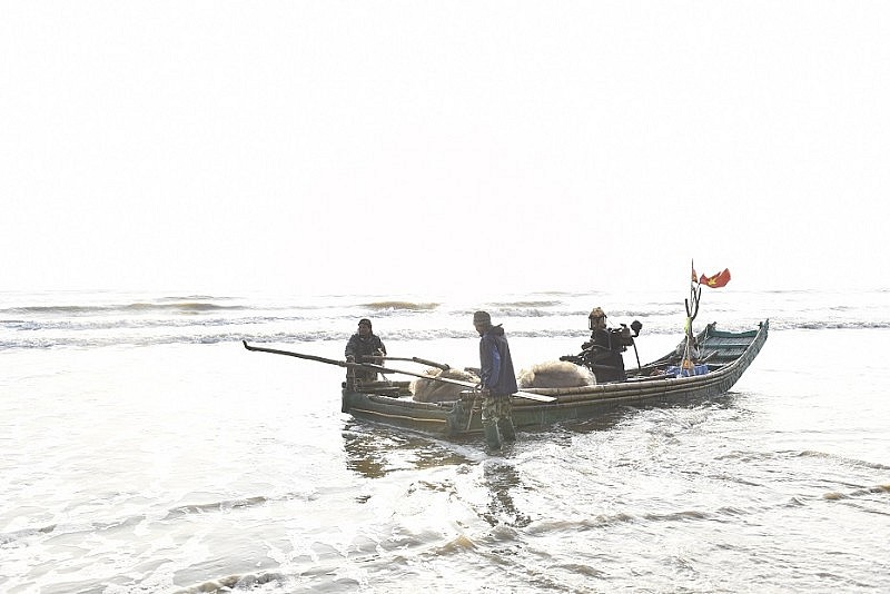 Thanh Hóa: Ngư dân làm lễ vươn khơi lấy may đầu năm đón "lộc biển"