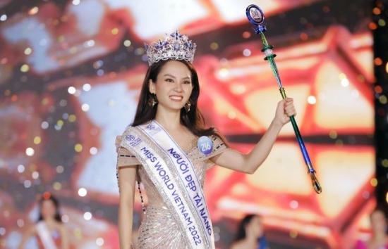 hoa hau mai phuong xin loi khan gia sau hang loat chi trich
