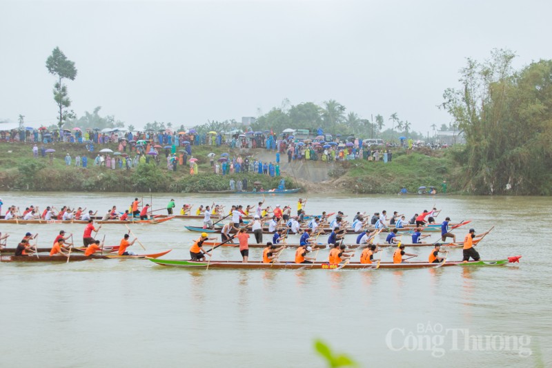 Quảng Nam: Sôi nổi lễ hội đua thuyền đầu xuân Quảng Nam: Sôi nổi lễ hội đua thuyền đầu xuân