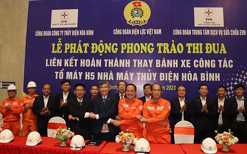 Phát động thi đua tại nhà máy Thuỷ điện Hoà Bình