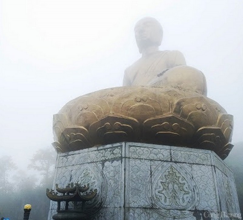 Tượng Phật Hoàng Trần Nhân Tông từ đồng nguyên khối, oai nghiêm giữa đất trời Yên Tử