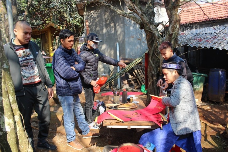 Hàng ngàn du khách về Khu Di tích Am Tiên dự lễ “mở cổng trời”