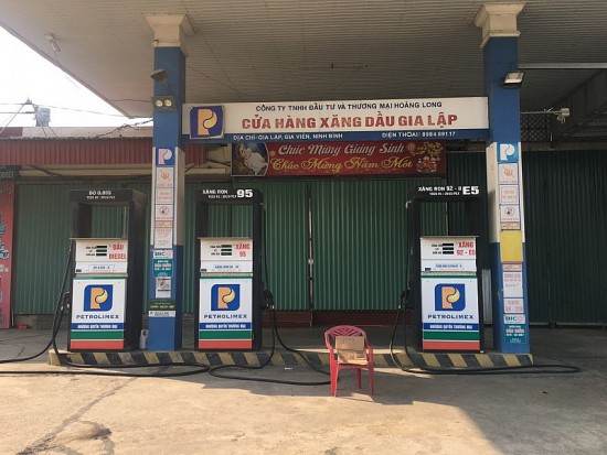 ninh binh xu phat 2 cua hang kinh doanh xang dau ngung ban hang khong ly do