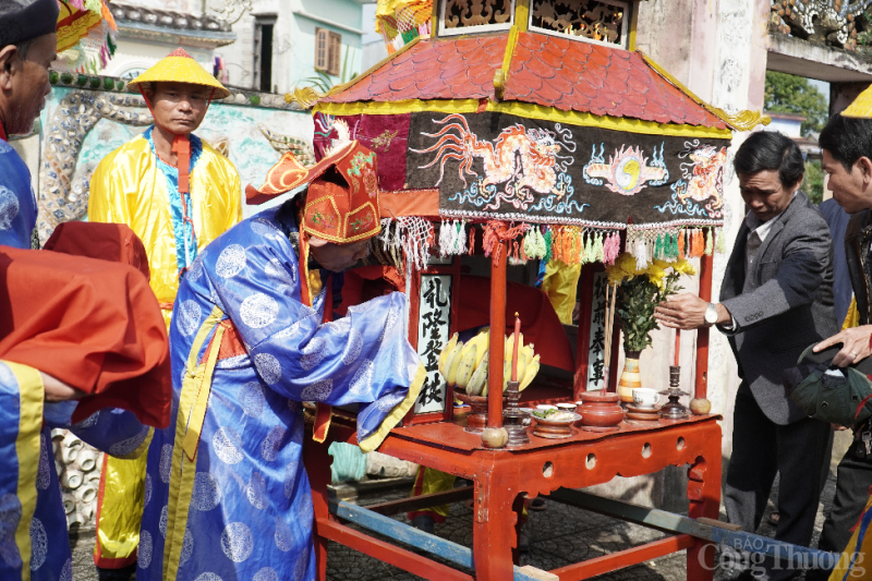 Đà Nẵng: Rộn ràng Lễ rước sắc Thần tại đình làng Túy Loan Đà Nẵng: Rộn ràng Lễ rước sắc Thần tại đình làng Túy Loan