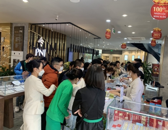 Dự báo giá vàng ngày mai 15/02/2025: Thiết lập kỷ lục mới