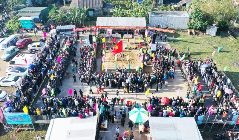 Thừa Thiên Huế: Cận cảnh hội vật hơn 200 năm được “phủ sóng” mạng xã hội Thừa Thiên Huế: Cận cảnh hội vật hơn 200 năm tuổi được “phủ sóng” mạng xã hội