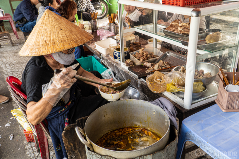 Thơm ngon bún bò, bún mắm nêm giá từ 5.000 đồng/tô nức tiếng Đà Nẵng Thơm ngon bún bò, bún mắm nêm giá từ 5.000 đồng/tô nức tiếng Đà Nẵng