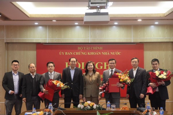 Bổ nhiệm nhiều nhân sự quan trọng tại Ủy ban Chứng khoán Nhà nước