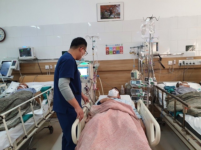 Tiếp tục cảnh báo an toàn thực phẩm trong sản xuất, kinh doanh rượu