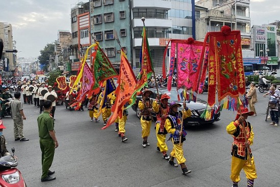 Nhộn nhịp các hoạt động trong Lễ hội Nguyên tiêu