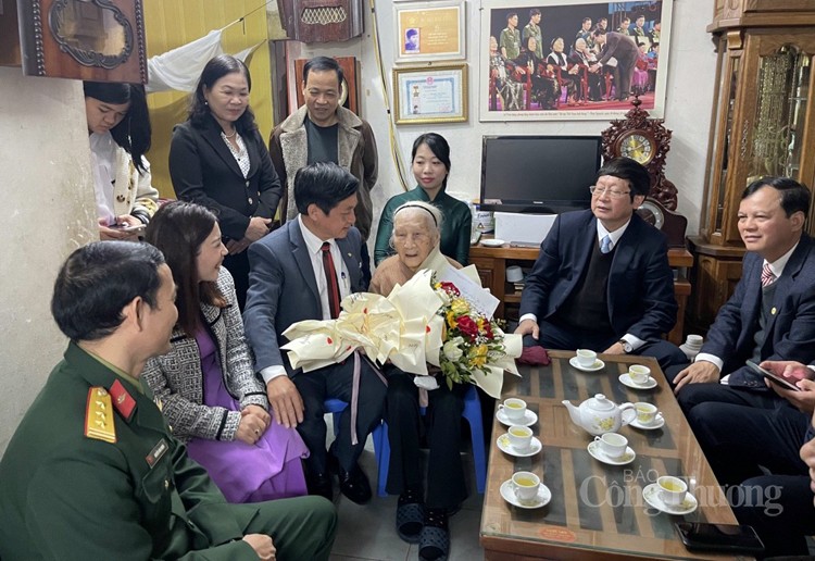 Gặp mặt tri ân Mẹ Việt Nam anh hùng tại Thái Nguyên Gặp mặt tri ân Mẹ Việt Nam anh hùng tại Thái Nguyên
