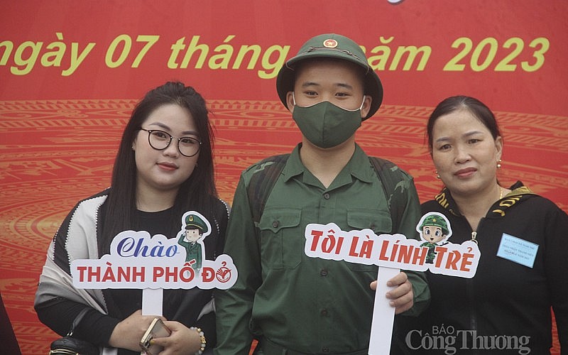 4.547 tân binh Nghệ An - Hà Tĩnh lên đường nhập ngũ năm 2023