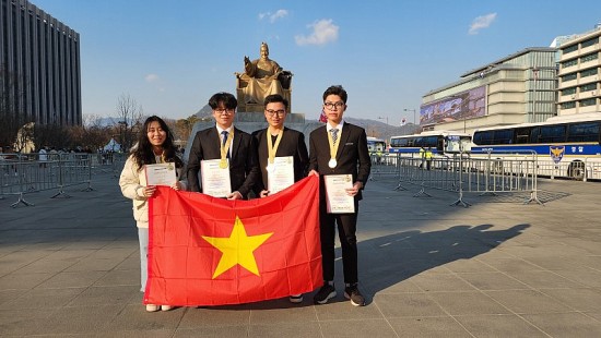 hoc sinh viet nam gianh huy chuong vang olympic phat minh va sang tao the gioi 2023