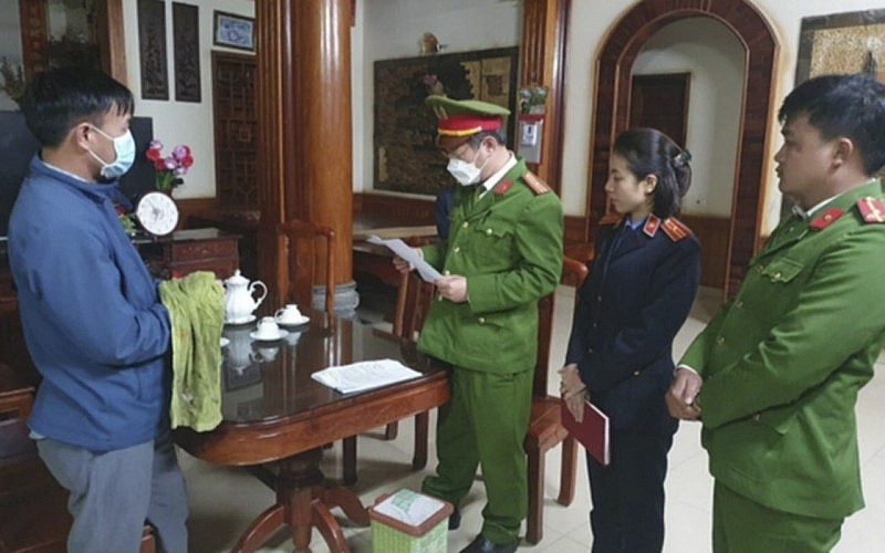 Bắt 2 cán bộ địa chính xã ở Nghệ An tẩy xoá ranh giới để chuyển nhượng đất trái phép