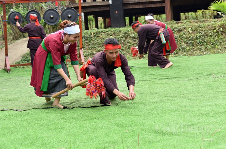 Độc đáo nghi thức “Chậm đò ho” của dân tộc Thổ