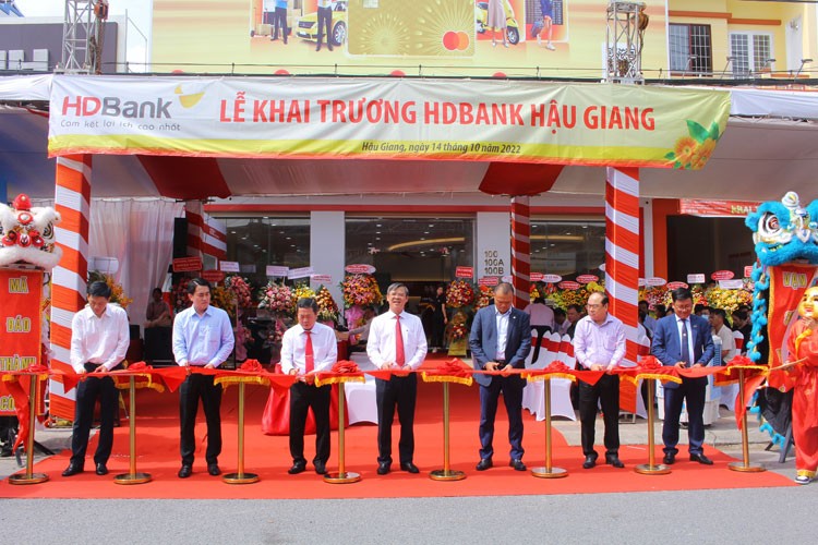 HDBank phủ sóng khắp 61/63 tỉnh, thành trên cả nước, phục vụ thêm hàng triệu khách hàng