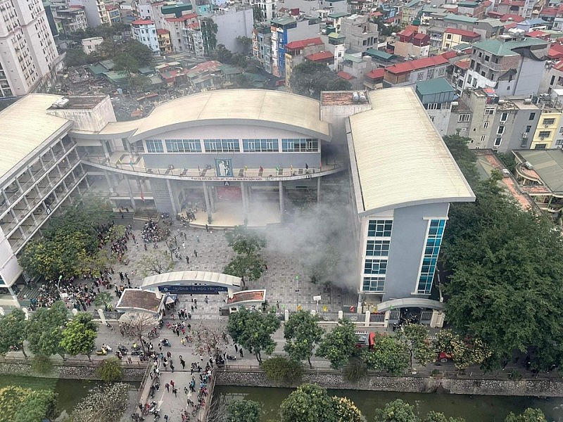 Hà Nội: Cháy trường tiểu học Yên Hòa giữa trưa, học sinh tháo chạy