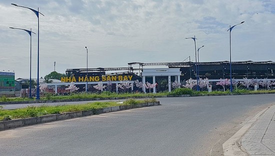 tp can tho se thao do nha hang san bay xay dung trai phep tren dat trong lua