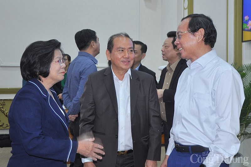 Cộng đồng doanh nghiệp kiến nghị nhiều vấn đề nóng thúc đẩy tăng trưởng TP. Hồ Chí Minh