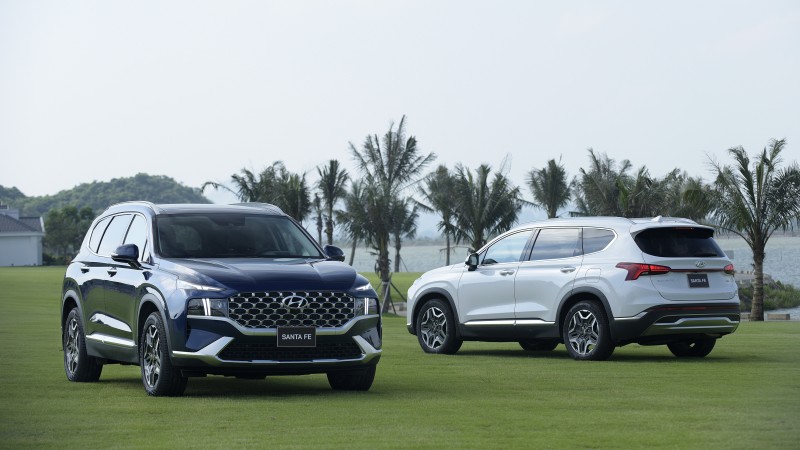 Triệu hồi hơn 17.700 xe SUV Hyundai Santa Fe vì lỗi dây an toàn