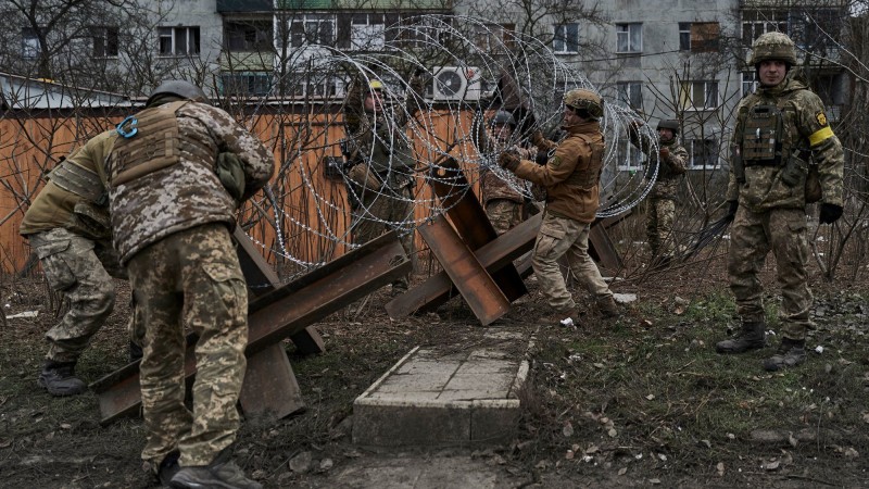 Chiến sự Nga-Ukraine (19/2): Các đơn vị phòng thủ Ukraine đang đồng loạt bỏ vị trí khỏi tiền tuyến