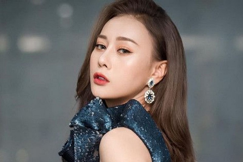 Phương Oanh trổ tài nấu ăn khiến netizen xuýt xoa 