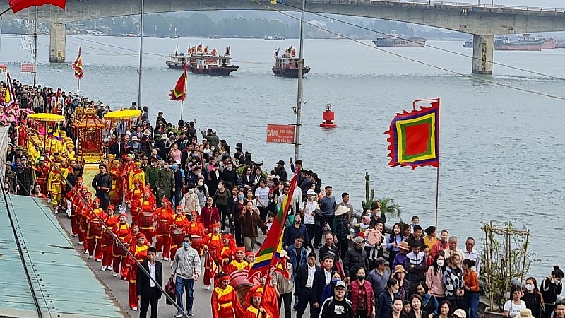 Tỉnh Quảng Ninh: Hàng vạn người tham gia Khai hội Đền Cửa Ông năm 2023 Tỉnh Quảng Ninh: Hàng vạn người tham gia Khai hội Đền Cửa Ông năm 2023