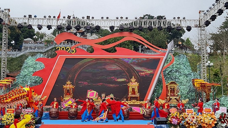 Tỉnh Quảng Ninh: Hàng vạn người tham gia Khai hội Đền Cửa Ông năm 2023 Tỉnh Quảng Ninh: Hàng vạn người tham gia Khai hội Đền Cửa Ông năm 2023