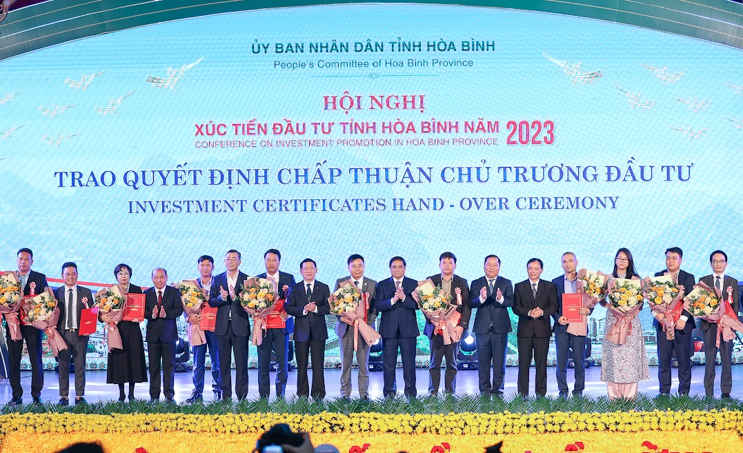 Thủ tướng nêu các định hướng chiến lược để Hòa Bình trở thành điểm sáng mới về thu hút đầu tư - Ảnh 8.