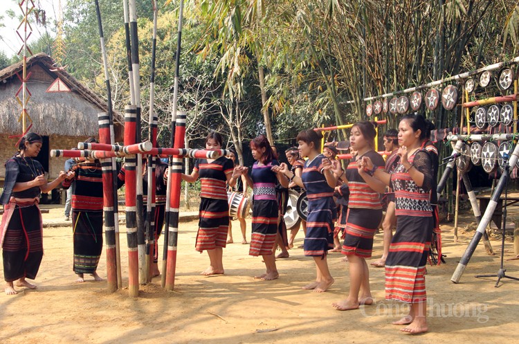 Lễ cúng bến nước: Lan toả thông điệp bảo vệ môi trường của dân tộc Ba Na Lễ cúng bến nước: Lan toả thông điệp bảo vệ môi trường của dân tộc Ba Na