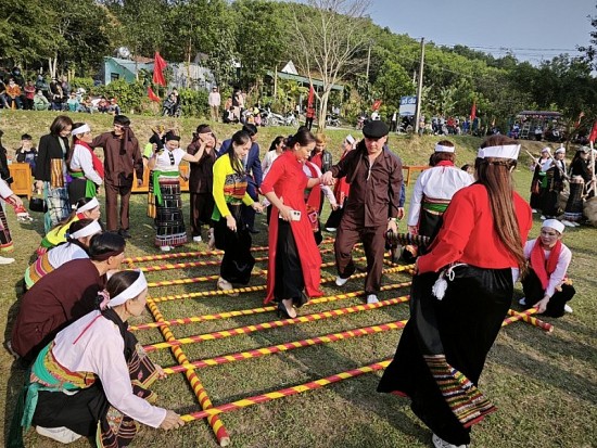 doc dao le hoi kin chieng booc may cua dong bao dan toc thai o xu thanh