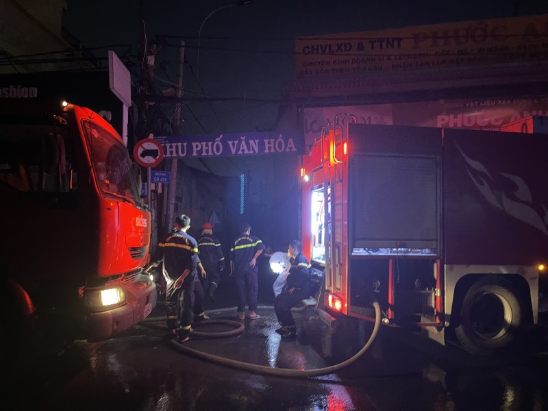 Hàn cắt gây cháy lớn nhà dân tại TP. Hồ Chí Minh