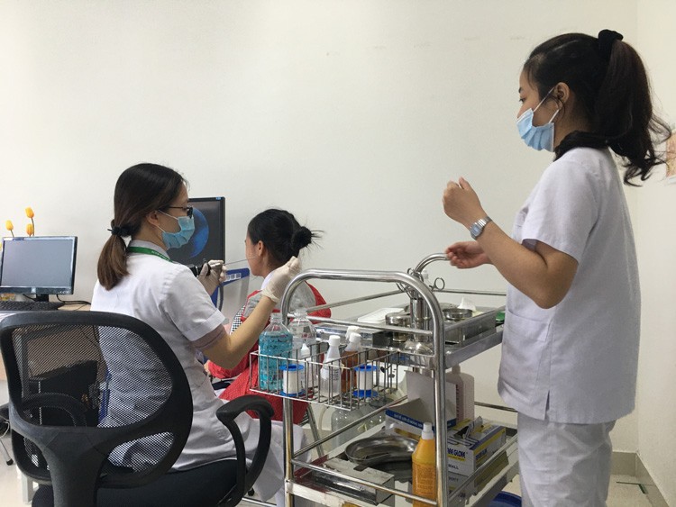 Cấp bách tháo gỡ khó khăn cho ngành y tế