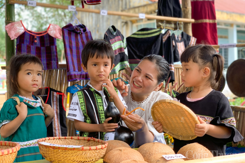 Đưa không gian văn hóa dân tộc Ba Na vào lớp học