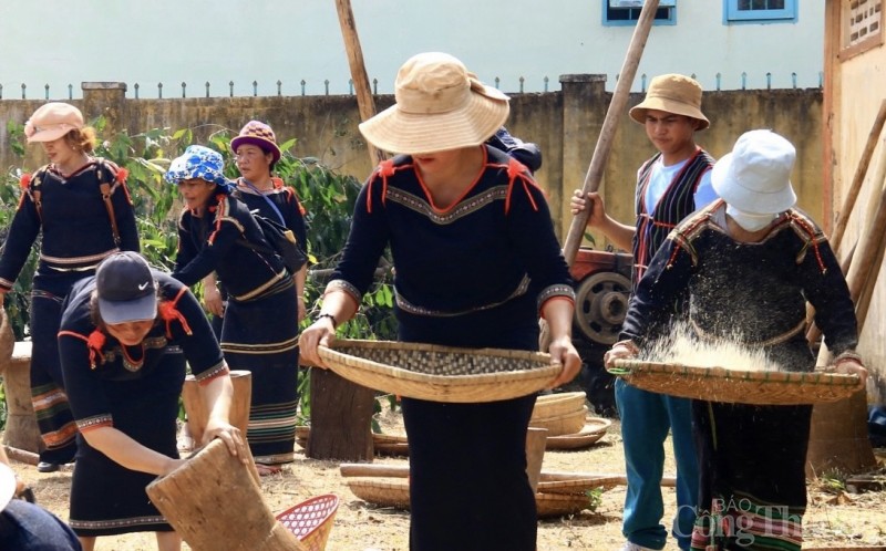 Gắn kết nghĩa tình các dân tộc tại thành phố Buôn Ma Thuột