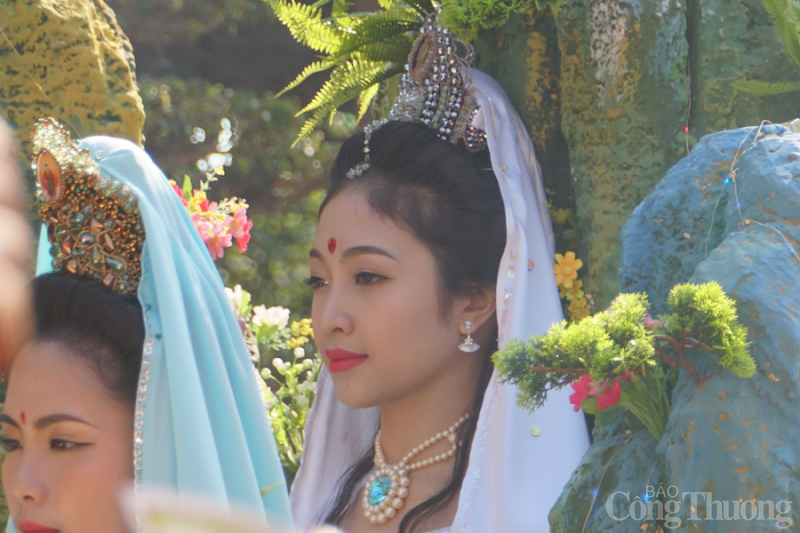 Hàng nghìn người đổ về Lễ hội Quán Thế Âm Ngũ Hành Sơn Đà Nẵng Hàng nghìn người đổ về Lễ hội Quán Thế Âm Ngũ Hành Sơn Đà Nẵng