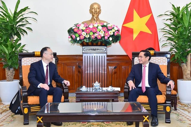 Bộ trưởng Bộ Ngoại giao Bùi Thanh Sơn đã tiếp Trợ lý Bộ trưởng Bộ Ngoại giao Trung Quốc Nông Dung