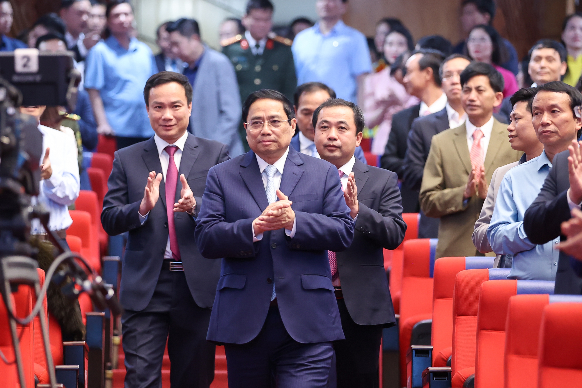 Tỉnh thứ 5 hoàn thành xây dựng nông thôn mới: Đẩy mạnh công nghiệp hóa, hiện đại hóa nông thôn - Ảnh 1.
