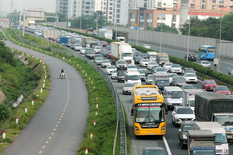 Siết chặt kiểm tra điều kiện kinh doanh vận tải hàng hóa bằng xe ô tô