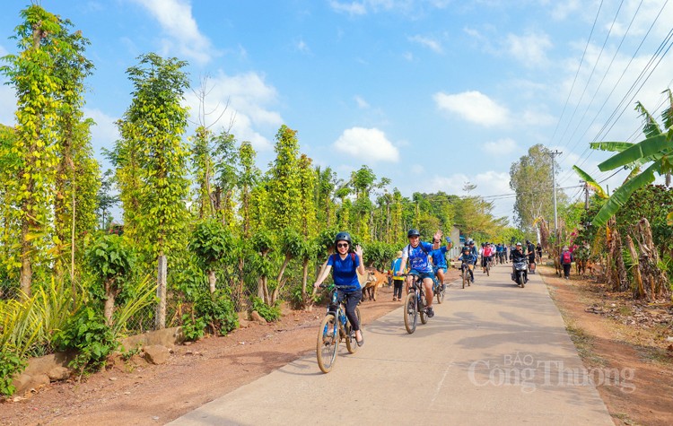 Đắk Lắk: Du khách khám phá, trải nghiệm vượt thác Dray Nur