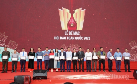 Bế mạc Hội báo toàn quốc năm 2023: Báo Công Thương giành giải C – Bìa báo Tết ấn tượng