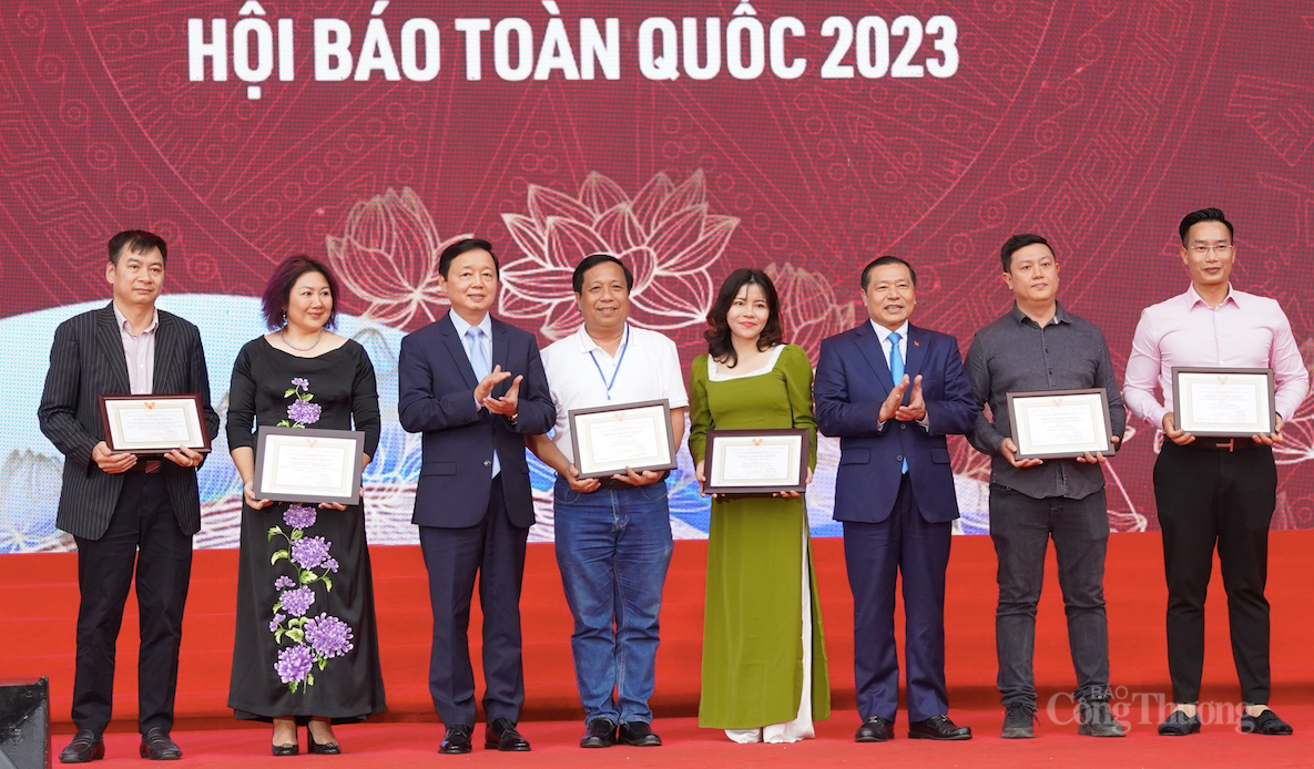 Bế mạc Hội báo toàn quốc năm 2023: Báo Công Thương giành giải C – Bìa báo Tết ấn tượng