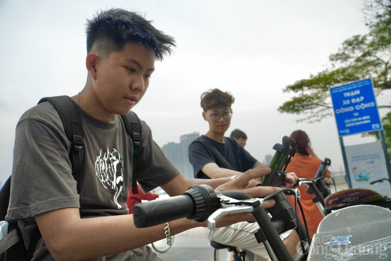 Du khách thích thú xe đạp công cộng cho thuê tại Đà Nẵng Thích thú trải nghiệm dịch vụ xe đạp công cộng cho thuê tại Đà Nẵng