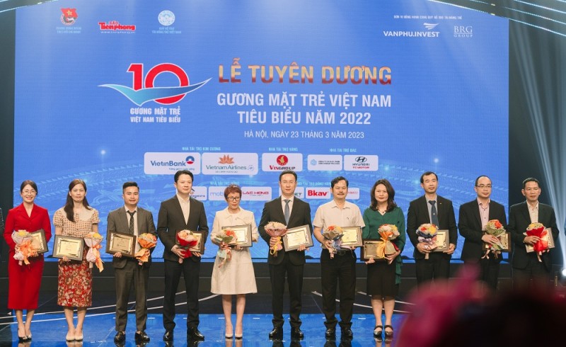 Vinh danh 10 gương mặt trẻ Việt Nam tiêu biểu năm 2022