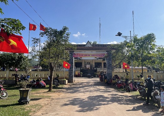quang binh dong bao dan toc ma coong vuon len thoat khoi cai kho cai ngheo