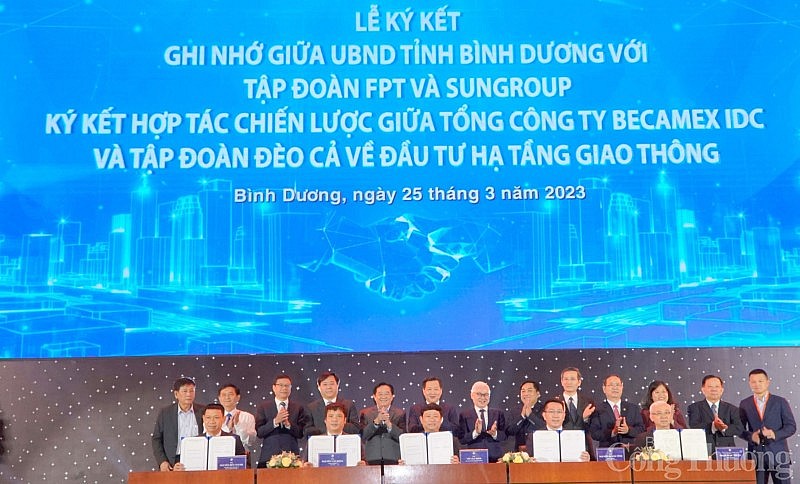 Bình Dương trao giấy phép đầu tư cho 6 doanh nghiệp, ký kết với 9 tỉnh thành phát triển KCN thông minh