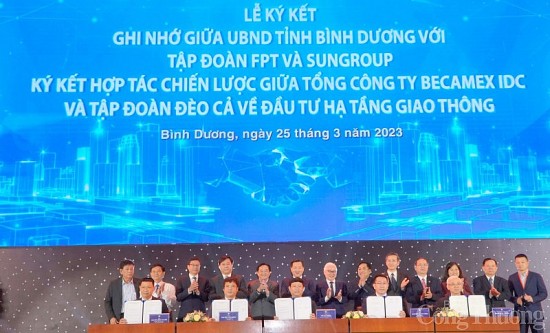 Bình Dương trao giấy phép đầu tư cho 6 doanh nghiệp, ký kết với 9 tỉnh thành phát triển KCN thông minh