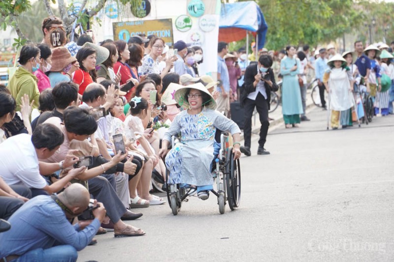 Show thời trang “Một giờ Trái đất đặc biệt tại Hội An”