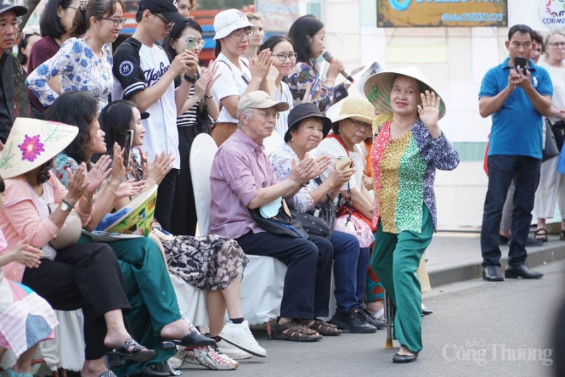 Show thời trang “Một giờ Trái đất đặc biệt tại Hội An”