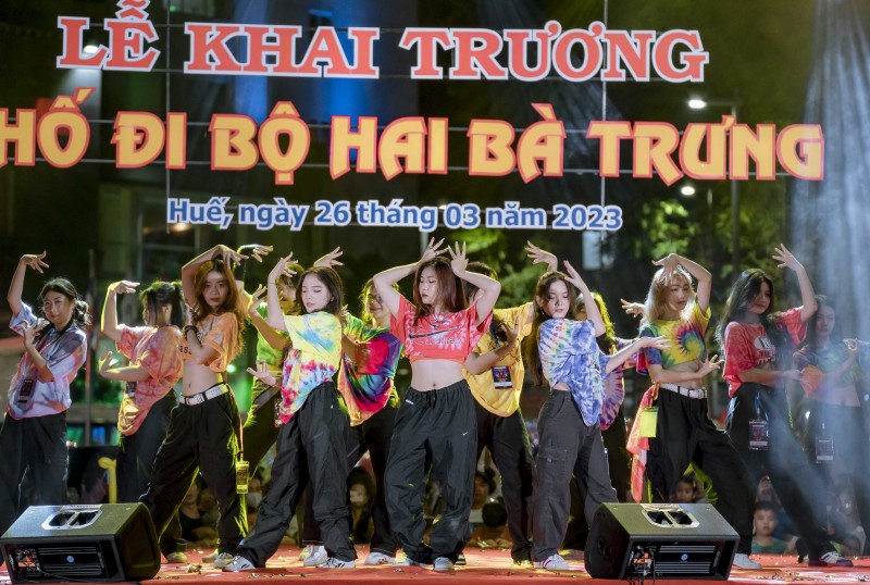 Thừa Thiên Huế: Rực rỡ lễ hội Chào hè Huế - Carnival Sắc màu